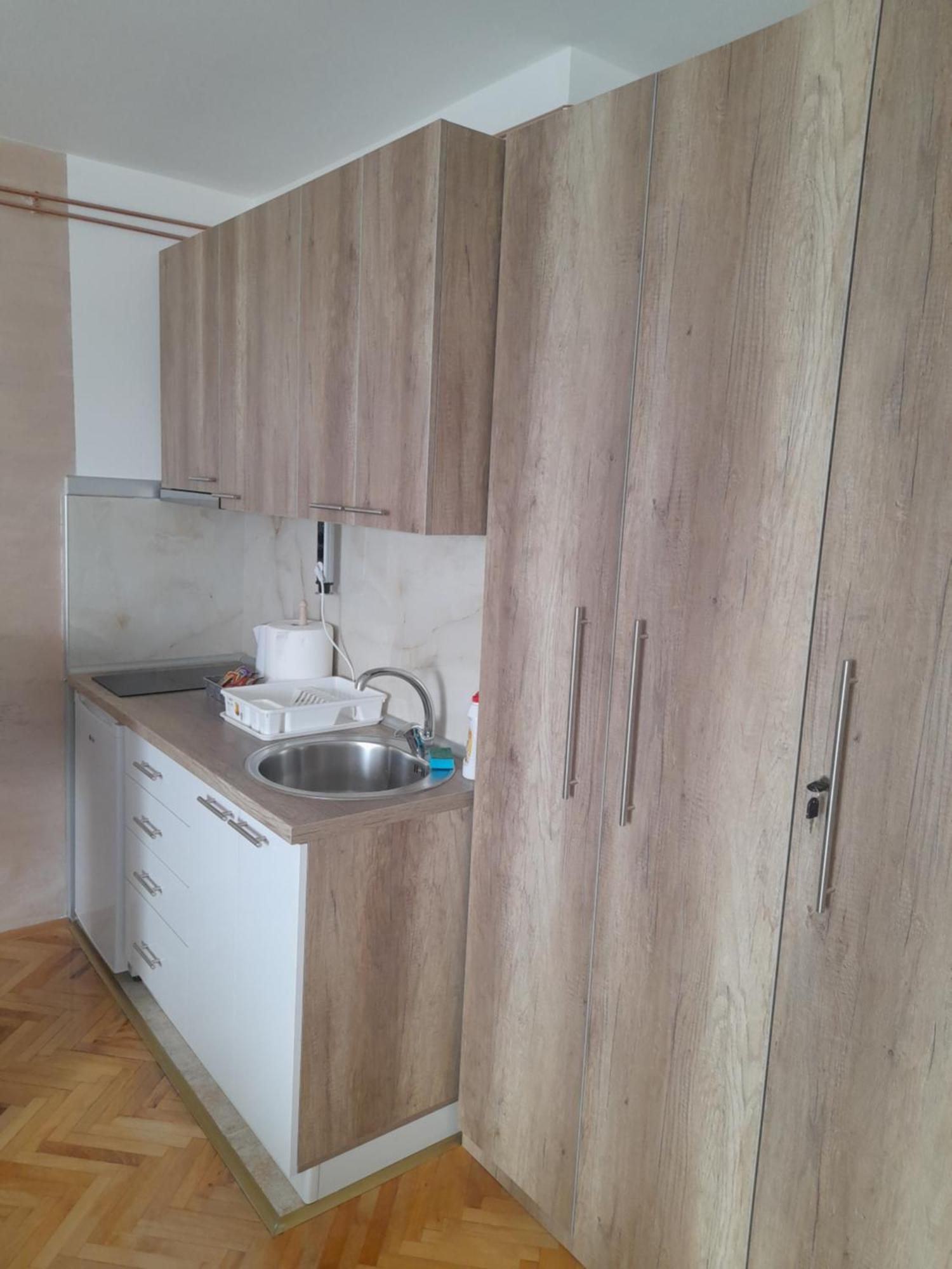 Holiday Apartament Three Ni Dış mekan fotoğraf